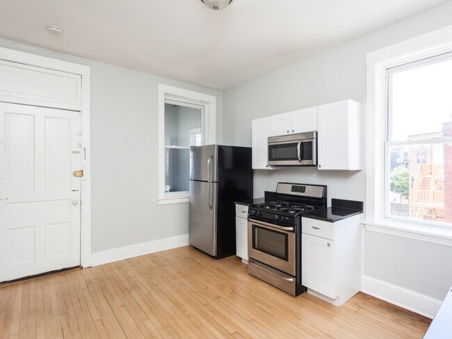 Photo - 901 N Mozart St Unit 3