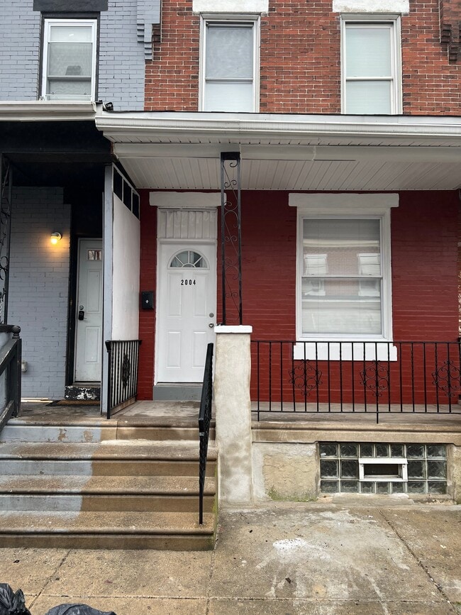 Photo - 2004 S Simpson St
