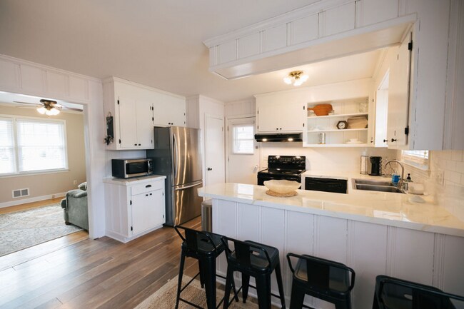 2107 W Cambridge Dr