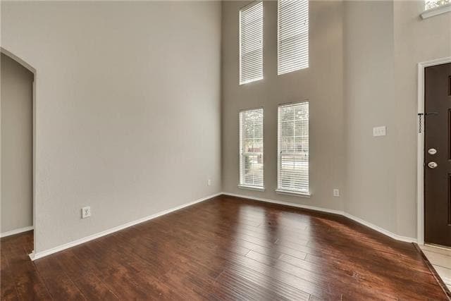 Photo - 409 Knoll Park Ct