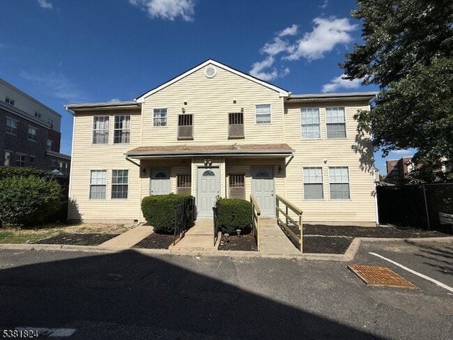 Building Photo - 501-503 Morris Avenue Unit Rental