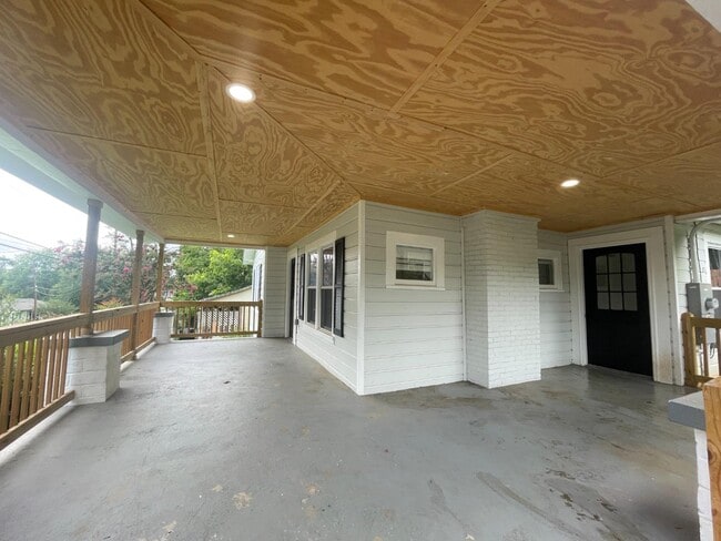 Photo - 246 S Hill St