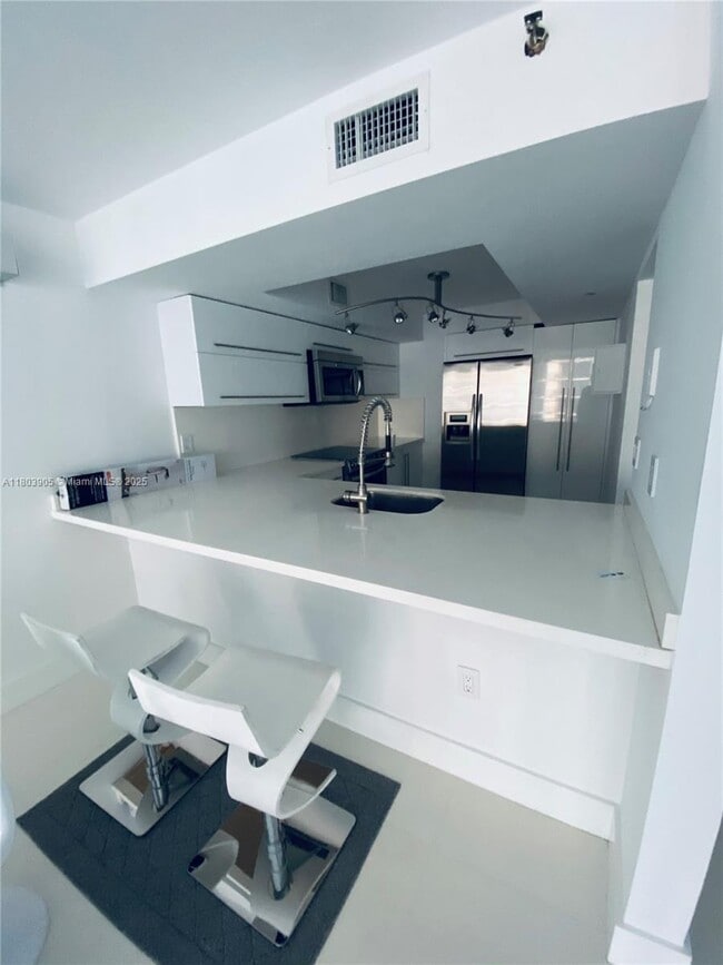 Photo - 555 NE 15th St Unit 27G