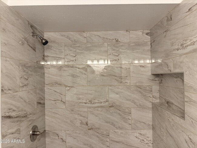 Photo - 503 E Loyola Dr