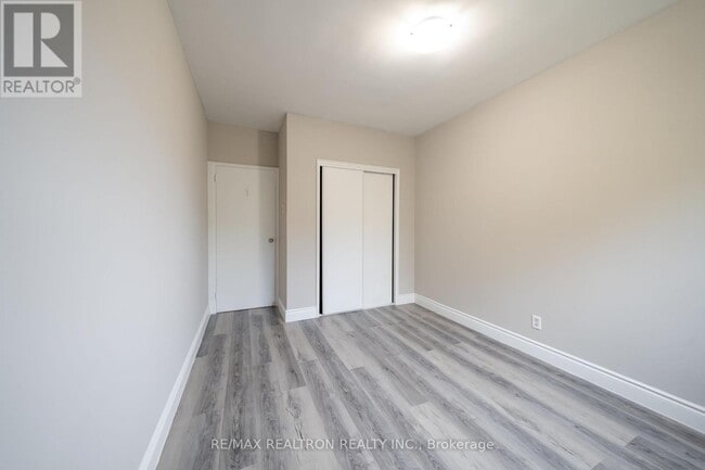 Photo - 468 Ottawa St N Unit 341D