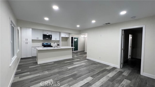 Photo - 600 W Wilshire Ave