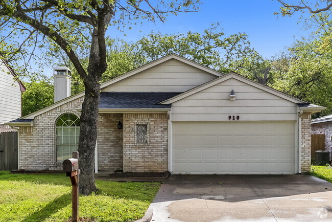 Building Photo - 910 Blue Jay Dr Rental