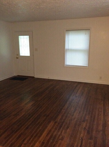 Photo - 2 BR bungalow near the Speedway