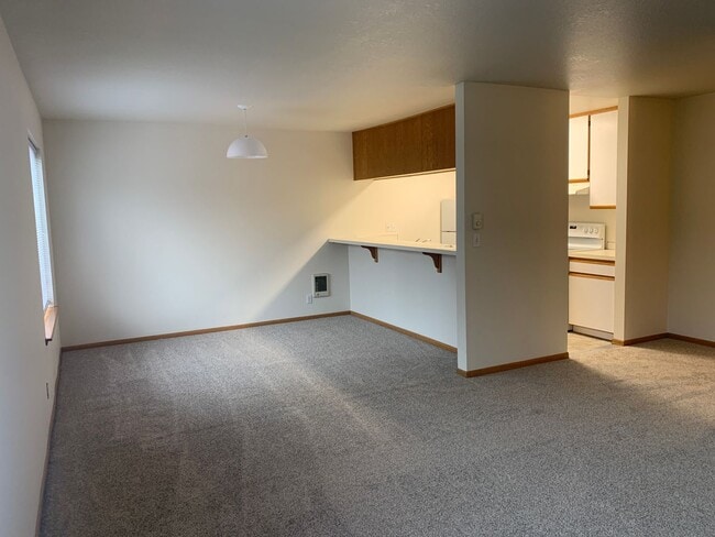 Photo - NE Bend Apartment Available 6/15 Unit #1
