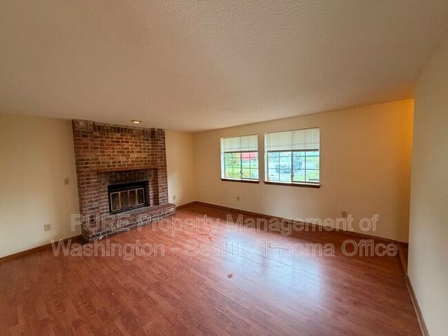 Photo - 9017 Wildwood Ave SW