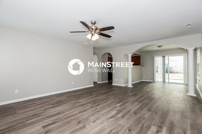 Photo - 4 Bedroom Pet-Friendly Home in Dallas, NC with Main Street Renewal