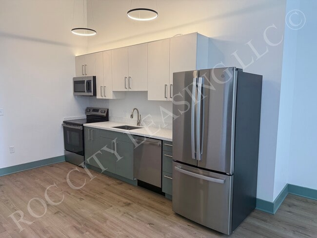 Building Photo - 151 St Paul St Unit 02 Series