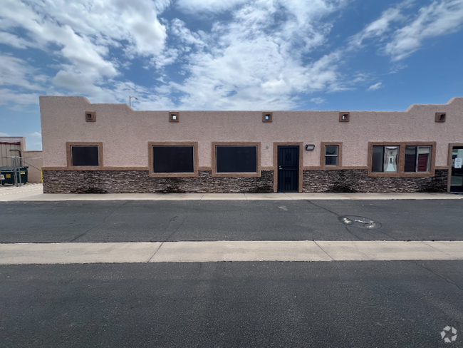 Building Photo - 9220 W Indian School Rd Rental