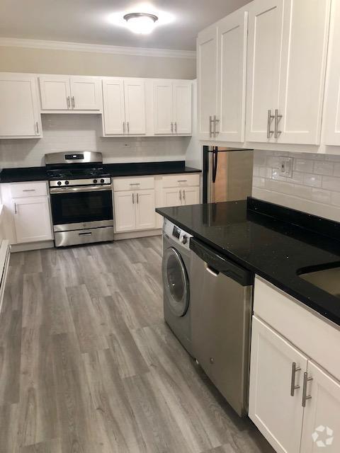 Building Photo - 1 bedroom in Chicago IL 60657 Rental