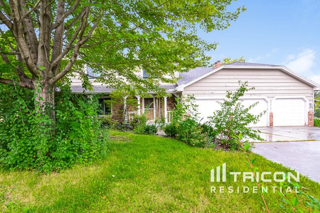 Building Photo - 4845 Orleans Ln N