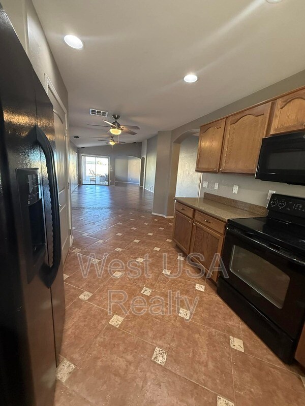 Photo - 730 E Press Rd