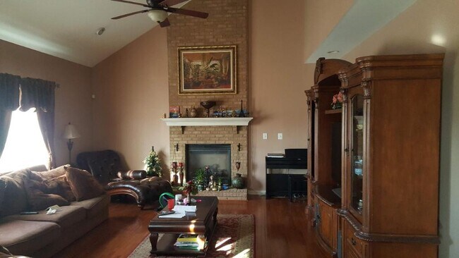 Photo - 43871 Hibiscus Dr