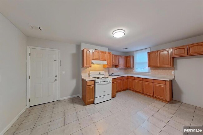 Photo - 10 Fleming Ave