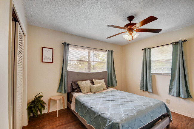 Photo - 103 SW 10th Ave Unit Main House