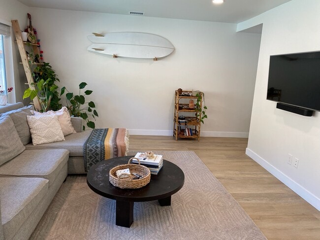 Photo - 970 Woodlake Dr