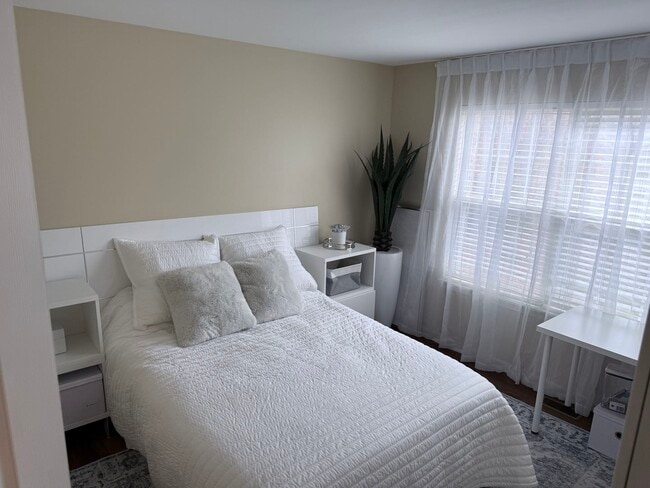 Photo - 2727 Borkshire Ln