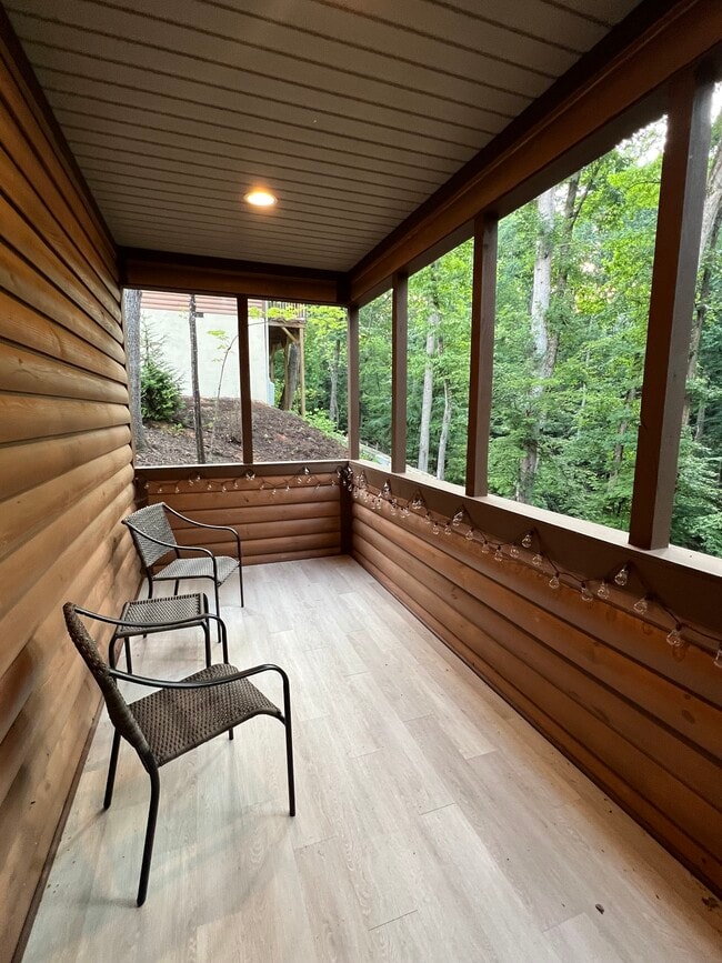 Photo - 139 Pier Point Dr