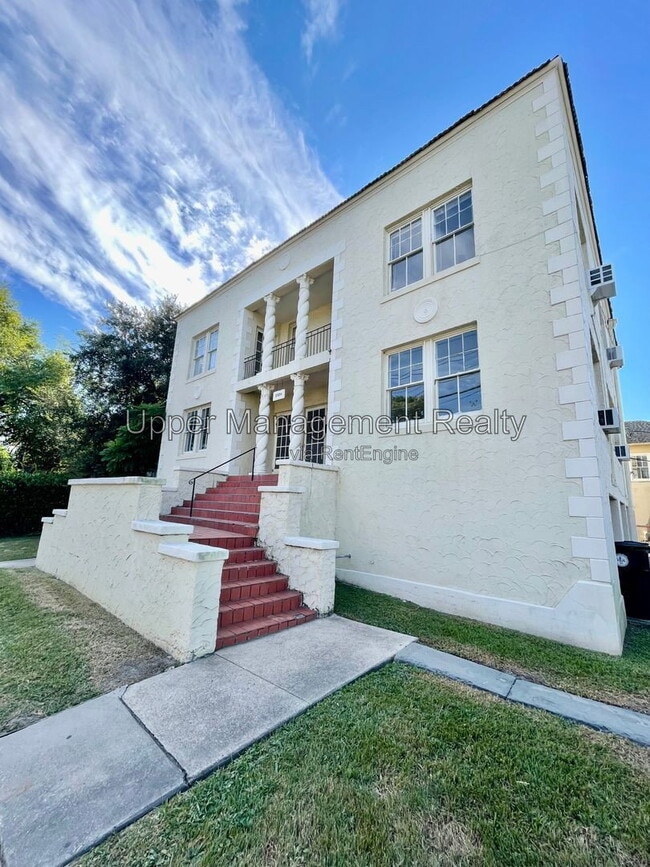 Building Photo - 2324 Calhoun St Unit D