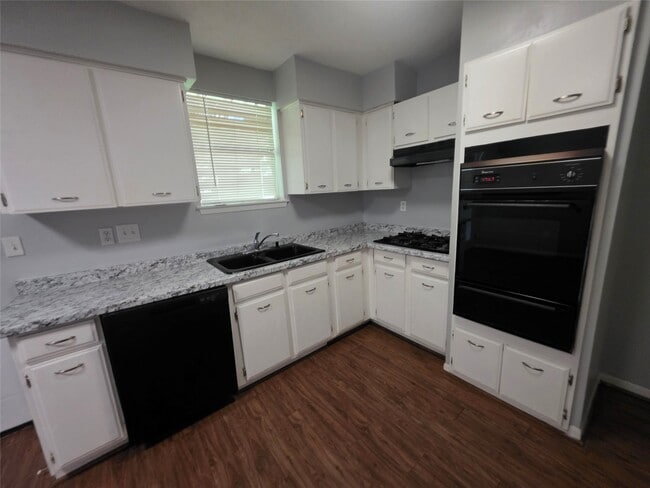 Photo - 508 Avondale Ln