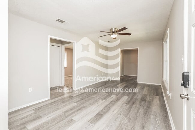 Photo - 933 Tyler St