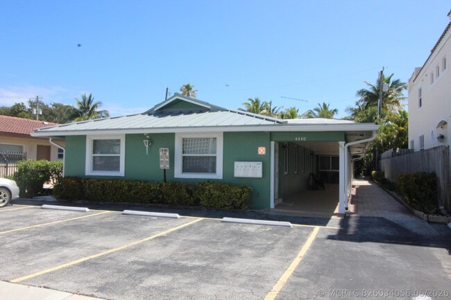 Building Photo - 4440 Bougainvilla Dr Unit 4b