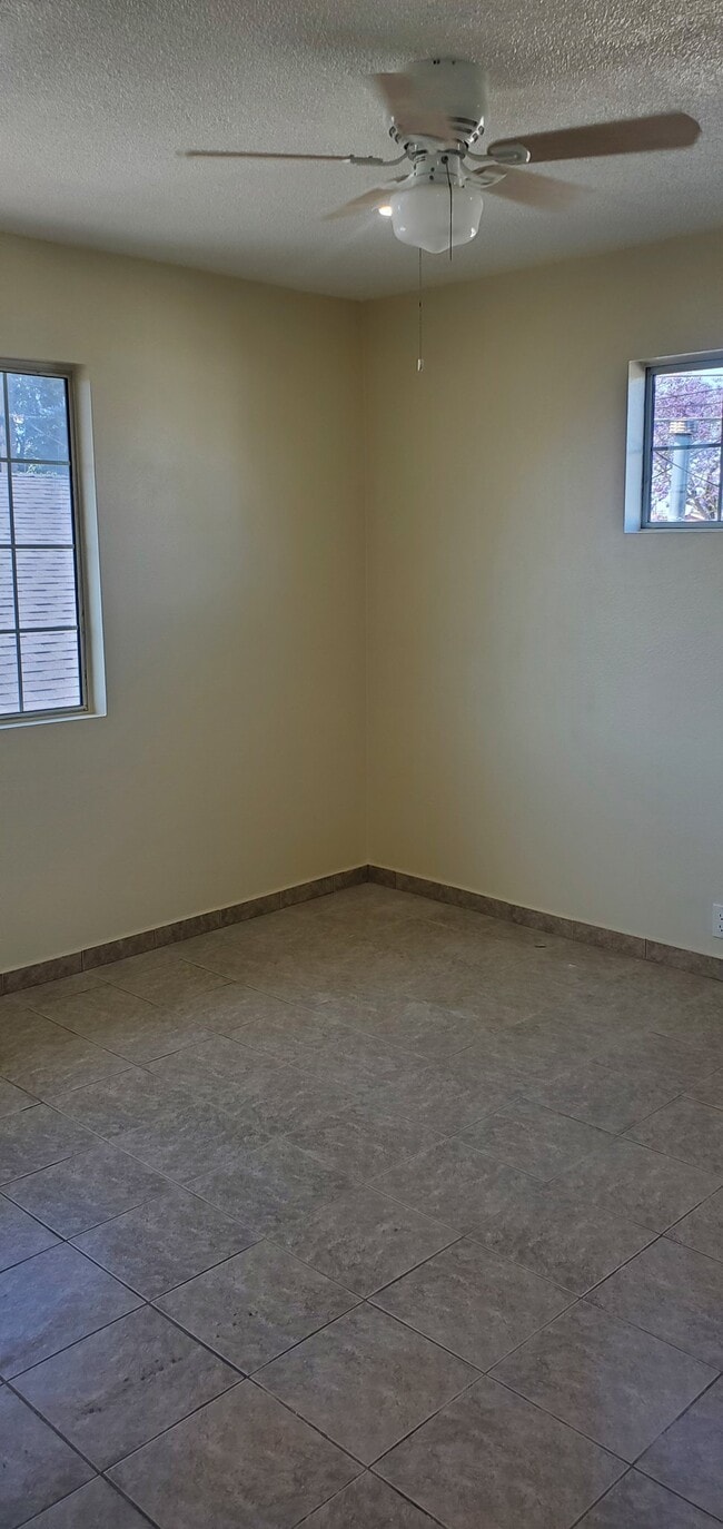 Photo - 11749 4th Ave Unidad 4