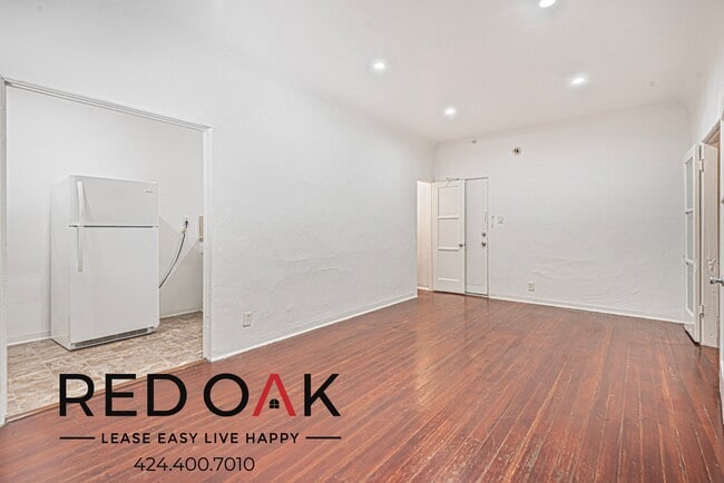 Photo - 706 N St Andrews Pl Unit 202