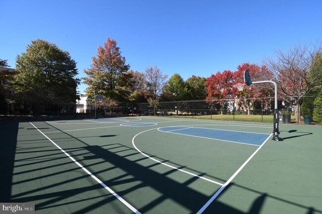 Photo - 628 Main St Townhome