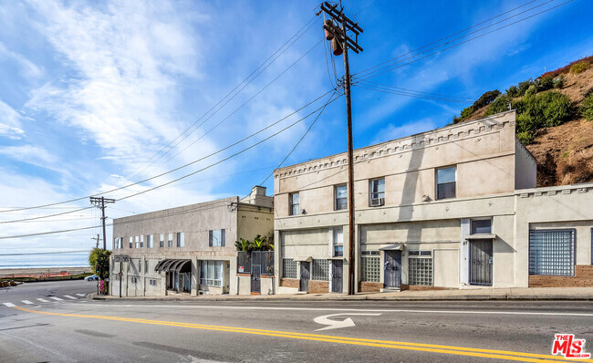 Building Photo - 115 Chautauqua Blvd Rental