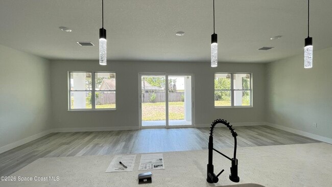 Photo - 349 Galena St SW