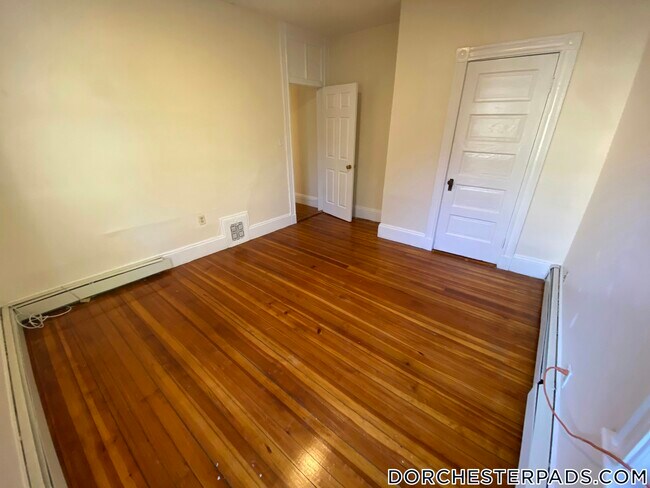 Photo - 253 Norfolk St Unit 3