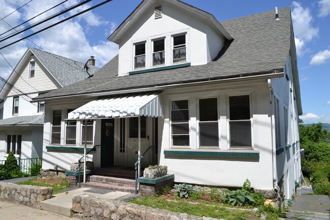 Photo - 223 E Mountain Rd Unit Suite 4