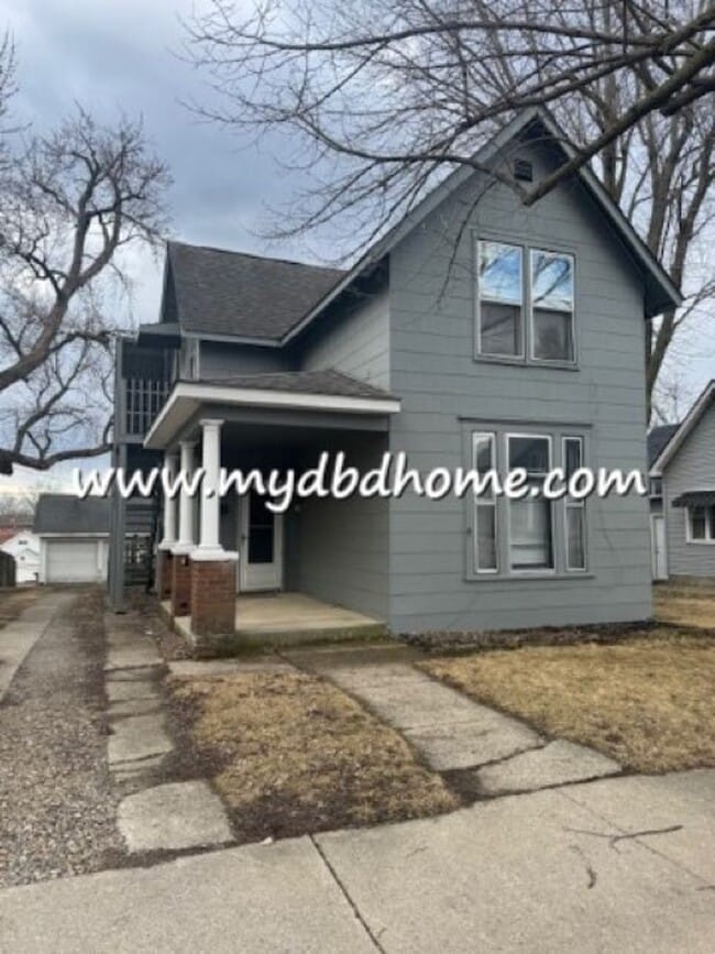 Building Photo - 1637 Howell St Unit Lower