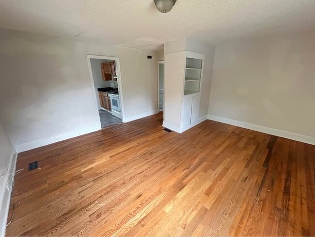 Photo - 120 Brookland Cir