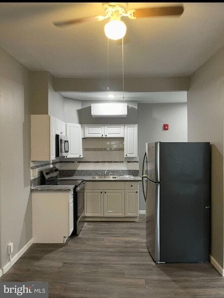 Photo - 2045 N 8th St