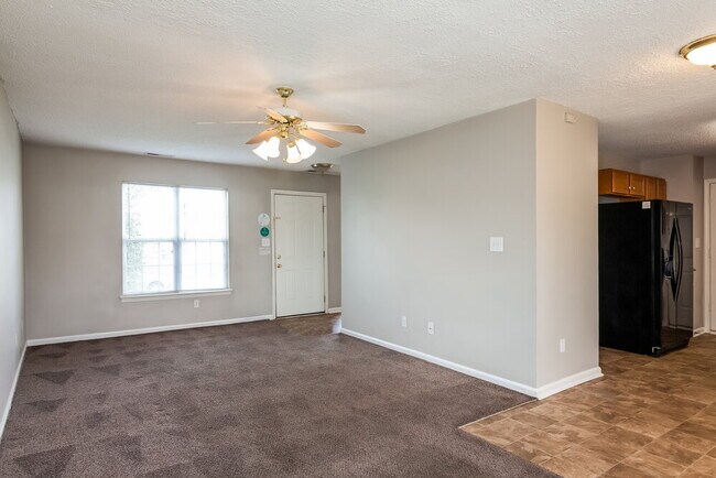 Photo - 4321 Windjammer Ct SW