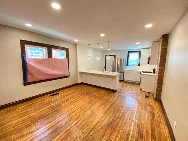 Photo - 425-427-427 E Lane Ave Unit 427