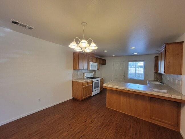 Photo - 2221-27  W. Lark Unit 2225 W. Lark