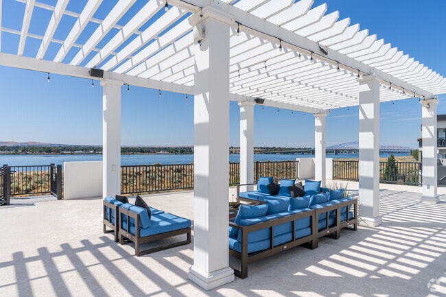 Pergola - Columbia River Walk Rental