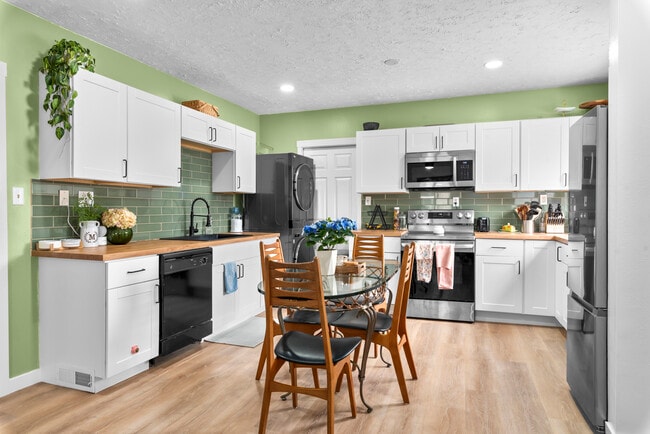 Photo - 716 E 50 S Unit Upper Level