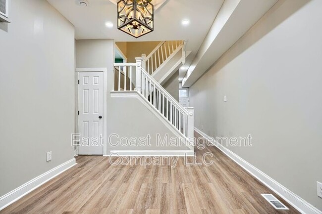 Photo - 319 S Mount St