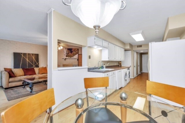 Photo - 530 N Post Oak Ln