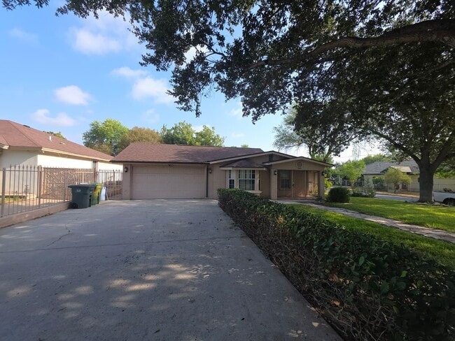Photo - 2420 E Stewart St