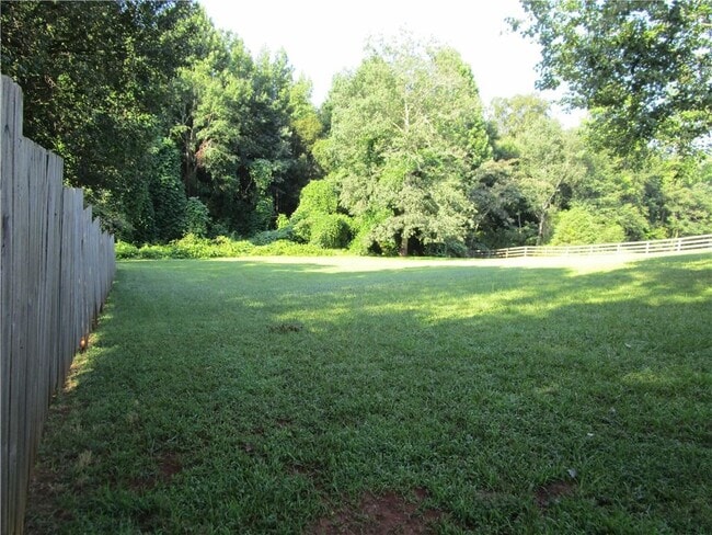 Photo - 6698 Clermont Hwy