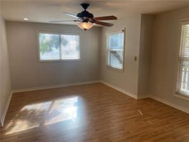 Sala de estar y comedor - 5943 General Haig St Unidad 5943 General Haig St.